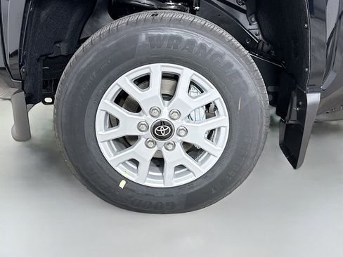 New 2026 Toyota Tacoma SR5 AWD/4WD image 32