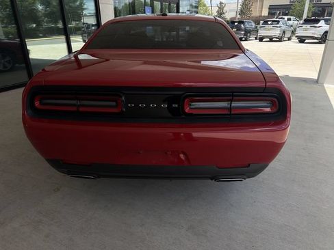 Used 2016 Dodge Challenger SXT RWD image 13