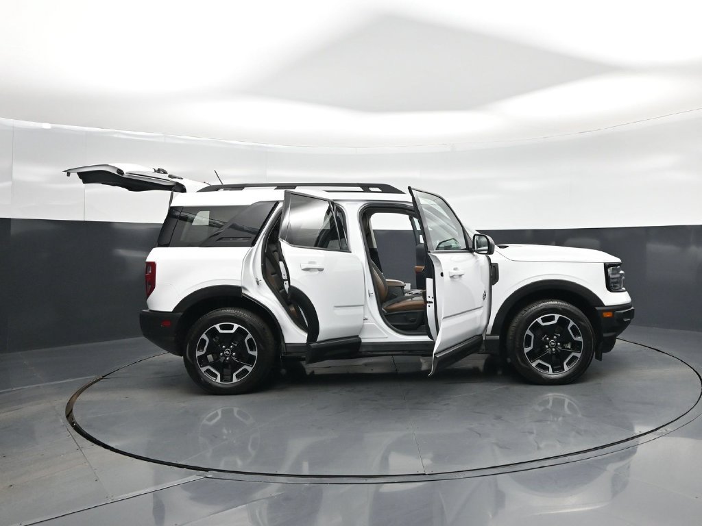 Certified 2023 Ford Bronco Sport Outer Banks w/ Tech Package AWD/4WD image 5