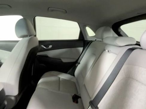 Used 2023 Hyundai Kona SE FWD image 17