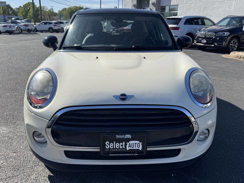 Used 2017 MINI Cooper 4-Door Hardtop image 2