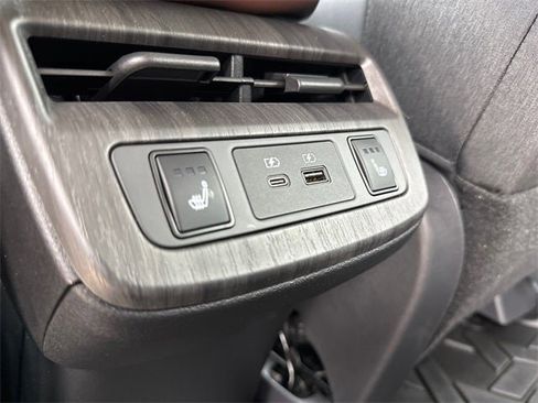 Certified 2023 Nissan Ariya AWD image 17