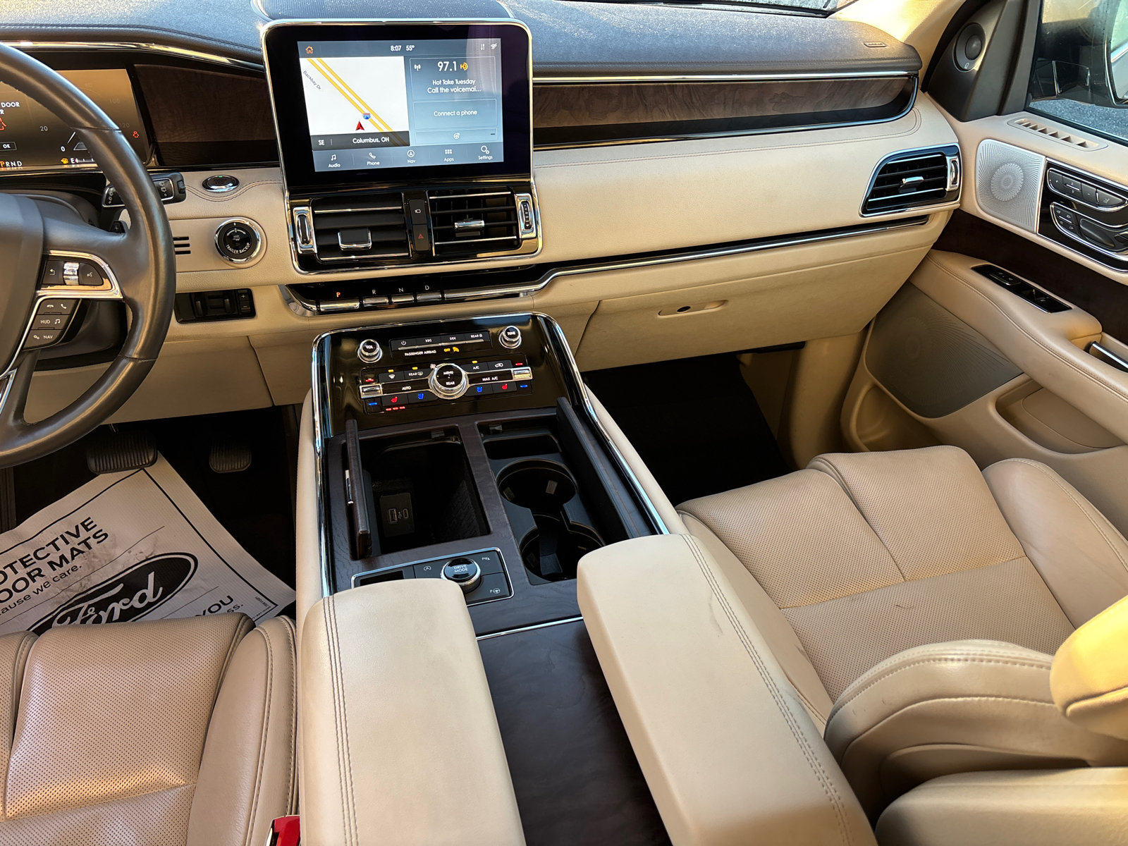 Certified 2020 Lincoln Navigator Reserve w/ Luxury Package AWD/4WD image 30