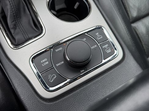 Used 2018 Jeep Grand Cherokee High Altitude AWD/4WD image 19