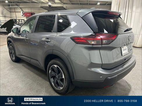Used 2024 Nissan Rogue SV AWD/4WD image 6