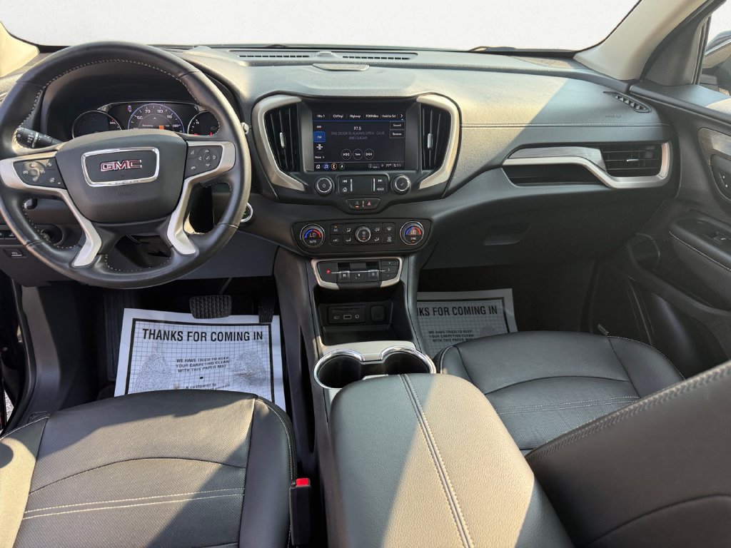 Used 2022 GMC Terrain Denali w/ Denali Premium Package AWD/4WD image 10