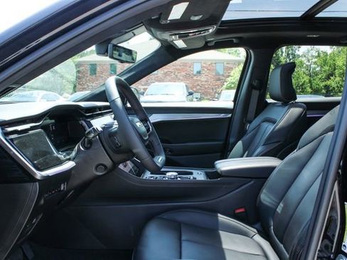 Used 2024 Jeep Wagoneer Launch Edition AWD/4WD image 13
