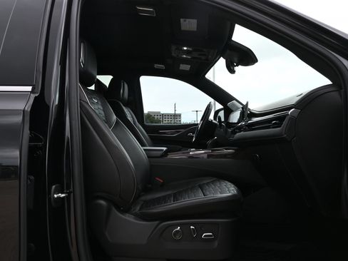 Certified 2023 Cadillac Escalade Premium Luxury Platinum AWD/4WD image 24