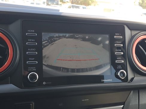 Used 2020 Toyota Tacoma SR image 10