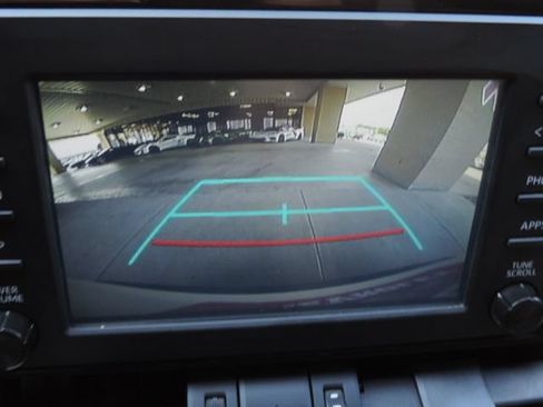 Used 2019 Toyota RAV4 XLE Premium FWD image 33
