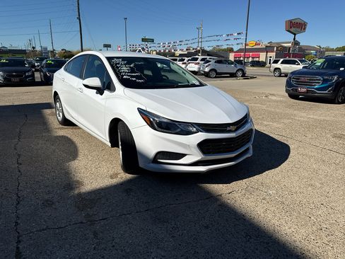 Used 2016 Chevrolet Cruze LT w/ Convenience Package image 6