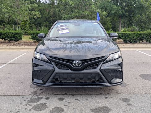 Used 2024 Toyota Camry SE FWD image 9