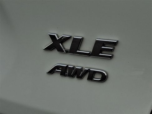 Used 2024 Toyota RAV4 XLE image 31