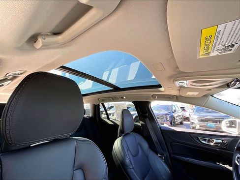 Used 2020 Volvo V60 T5 Cross Country w/ Protection Package image 21