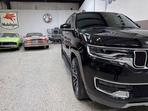 Used 2022 Jeep Wagoneer Series III w/ Rear Seat Video Group 1 image 56