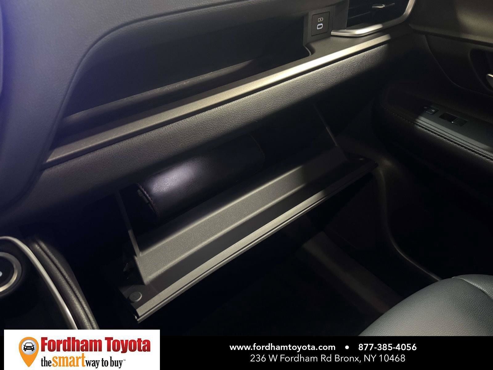 Used 2024 Toyota Grand Highlander AWD image 34