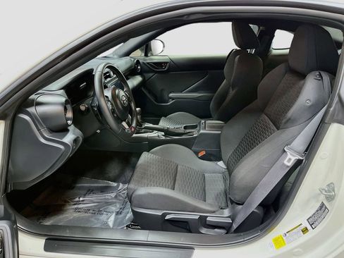 Used 2025 Toyota GR86 w/ ALL Weather Mat Package (TMS) RWD image 19