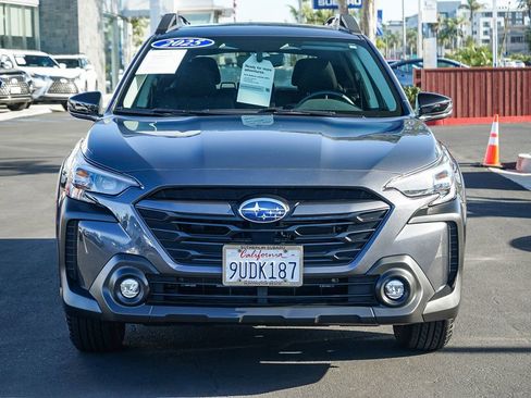 Used 2025 Subaru Outback Premium image 2