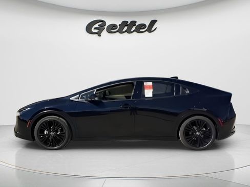 New 2026 Toyota Prius FWD image 5