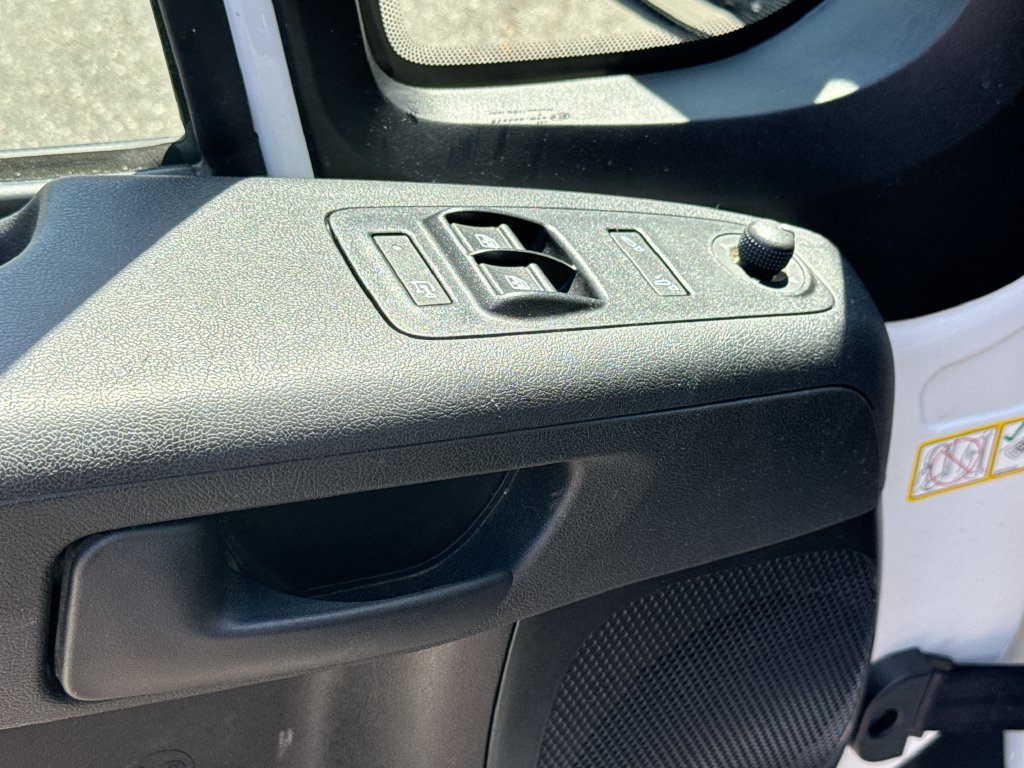 Used 2025 RAM ProMaster 2500 w/ Convenience Group FWD image 17