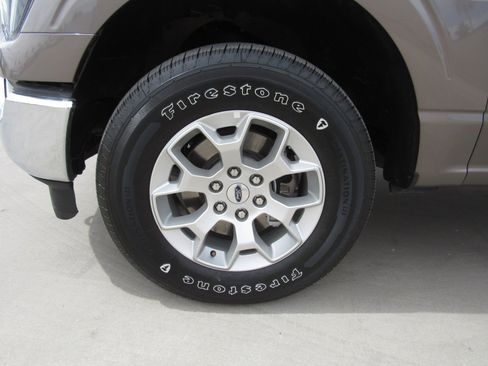 Used 2023 Ford F150 XLT image 4