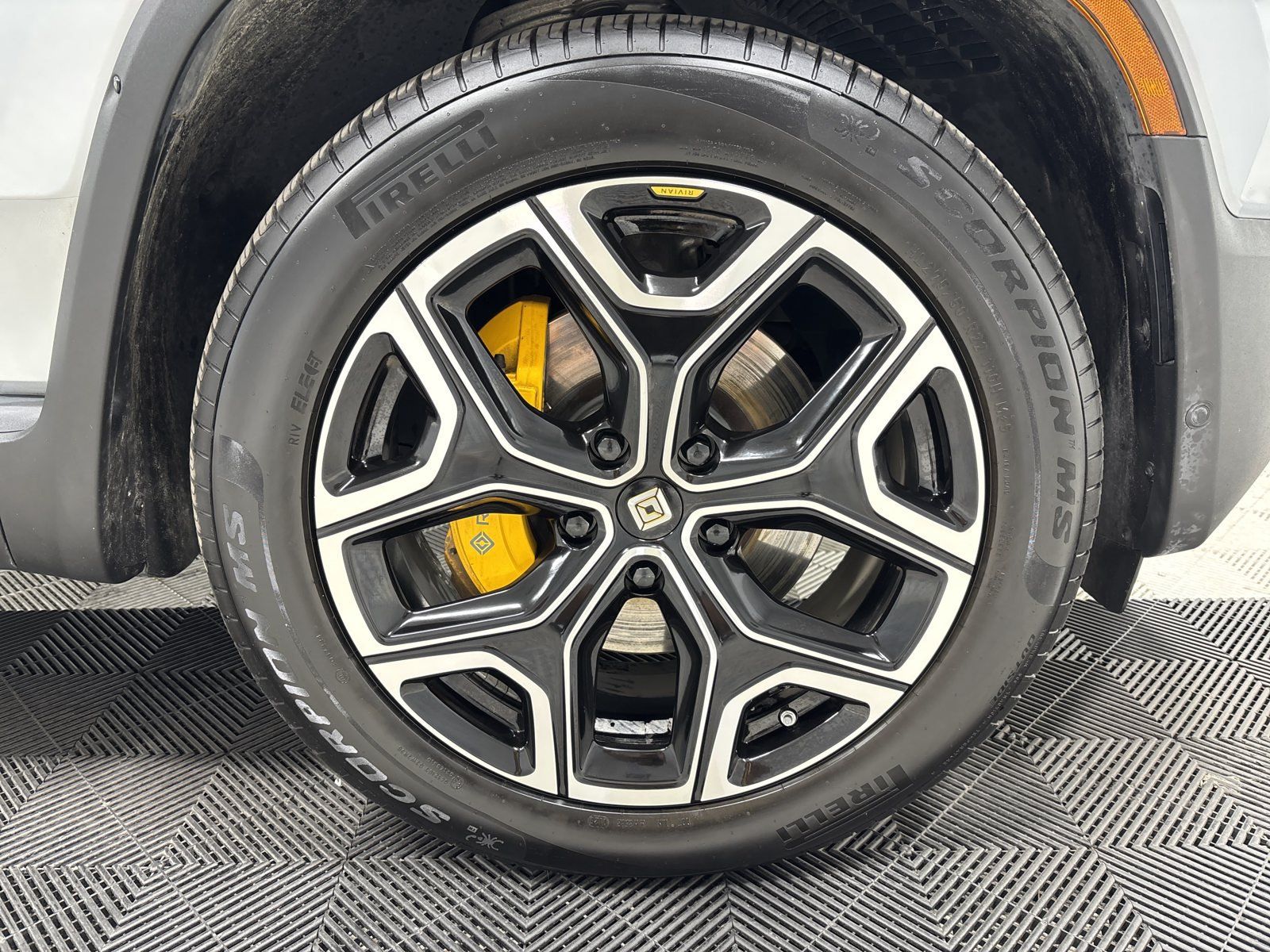 Used 2022 Rivian R1T Launch Edition AWD/4WD image 11