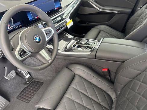 New 2026 BMW X7 xDrive40i w/ M Sport Package AWD/4WD image 4
