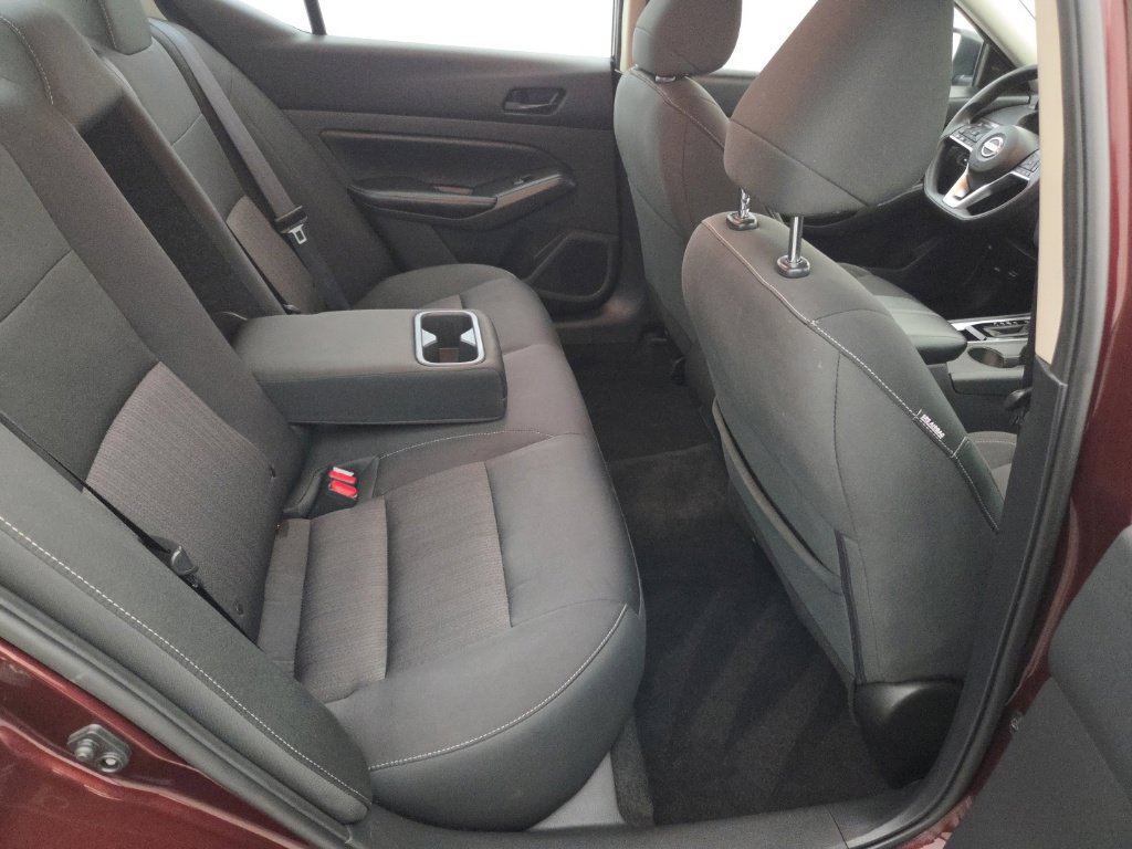 Used 2025 Nissan Altima 2.5 SV FWD image 15
