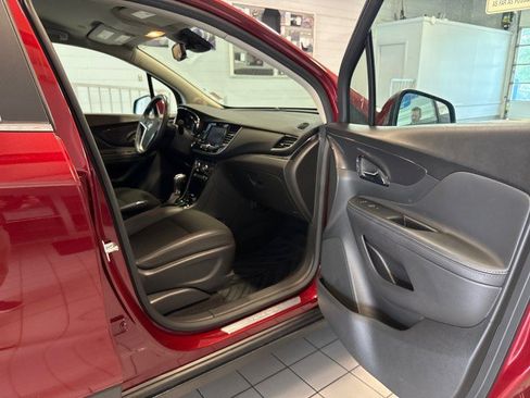 Used 2022 Buick Encore Preferred w/ Safety Package AWD/4WD image 28