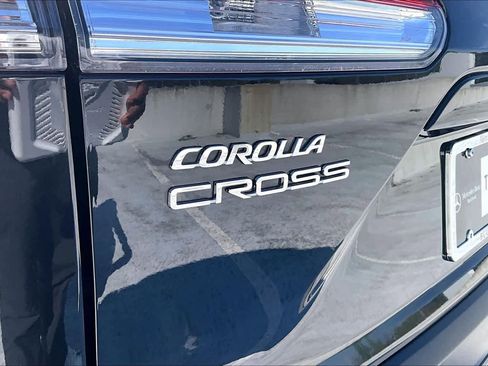 Used 2024 Toyota Corolla Cross LE w/ Moonroof Package image 31