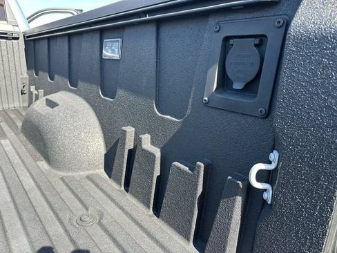 Certified 2022 Toyota Tundra Platinum AWD/4WD image 40