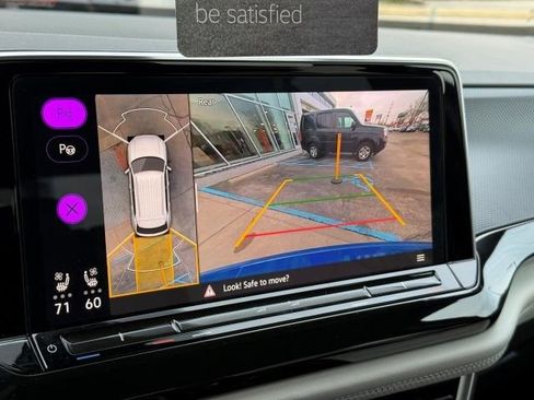 Used 2025 Volkswagen Atlas Cross Sport SEL Premium R-Line image 31