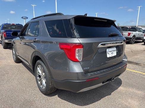 Certified 2023 Ford Explorer XLT w/ Equipment Group 202A AWD/4WD image 3