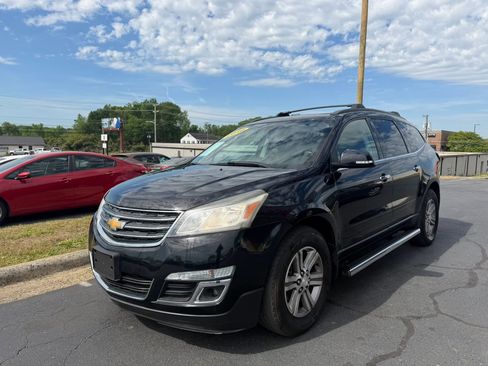 Used 2016 Chevrolet Traverse LT image 3