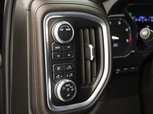 Used 2022 GMC Sierra 2500 AT4 w/ AT4 Premium Plus Package AWD/4WD image 18