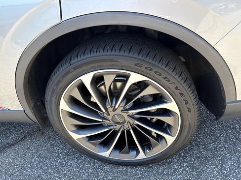 Used 2022 Lincoln Aviator Reserve w/ Equipment Group 201A AWD/4WD image 19