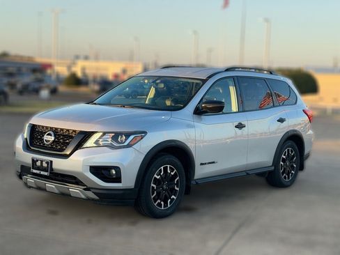 Used 2019 Nissan Pathfinder SV w/ Rock Creek Edition AWD/4WD image 2