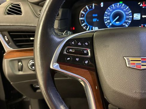 Used 2018 Cadillac Escalade Premium Luxury RWD image 26
