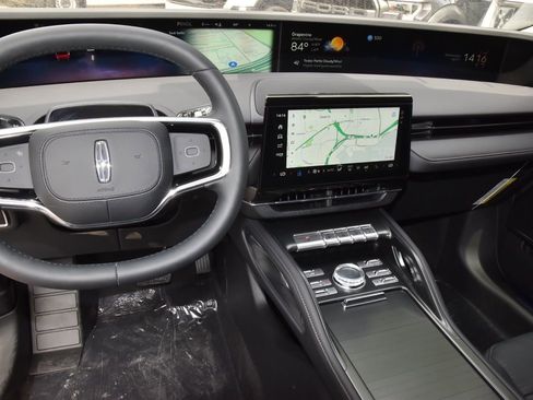 New 2026 Lincoln Nautilus Reserve w/ Jet Appearance Package AWD/4WD image 32