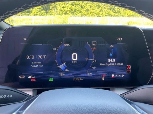 Used 2025 Chevrolet Equinox EV LT FWD image 20