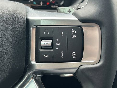 Used 2024 Land Rover Discovery Dynamic SE image 44