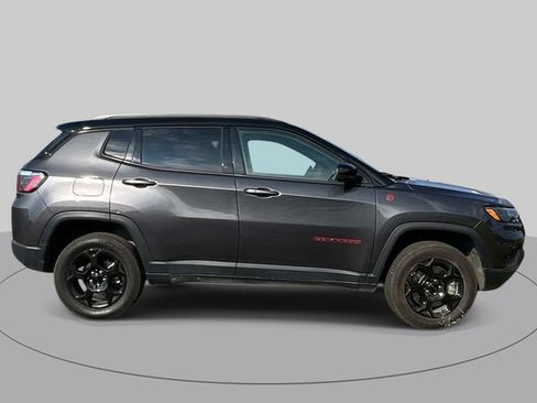 Used 2024 Jeep Compass Trailhawk AWD/4WD image 2
