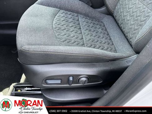 Used 2023 Chevrolet Equinox LT AWD/4WD image 18