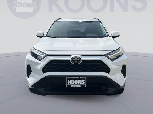 Used 2025 Toyota RAV4 XLE AWD/4WD image 10