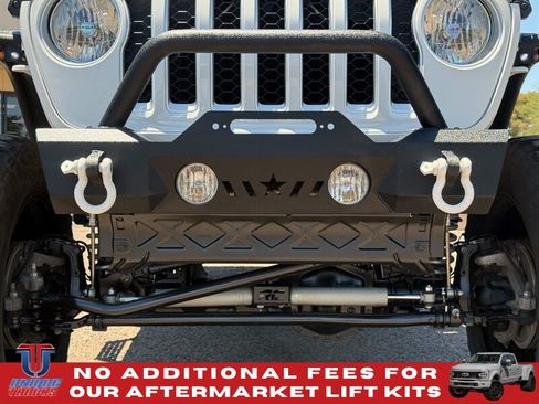 Used 2021 Jeep Gladiator Overland w/ Popular Equipment Package AWD/4WD image 4