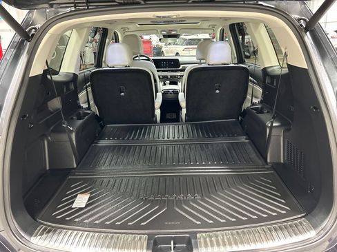 Used 2025 Kia Telluride SX w/ SX Captain's Chair Package FWD image 35