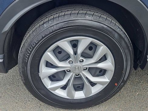 Used 2025 Honda CR-V LX image 9