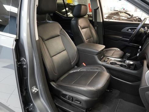 Used 2019 Chevrolet Traverse LT w/ LT Premium Package image 26