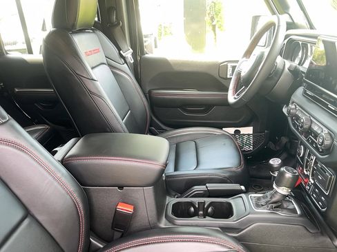 Certified 2024 Jeep Wrangler Unlimited Rubicon image 17