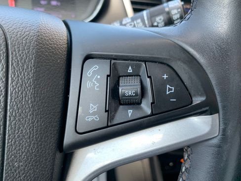 Used 2019 Chevrolet Trax LT w/ LT Convenience Package AWD/4WD image 18
